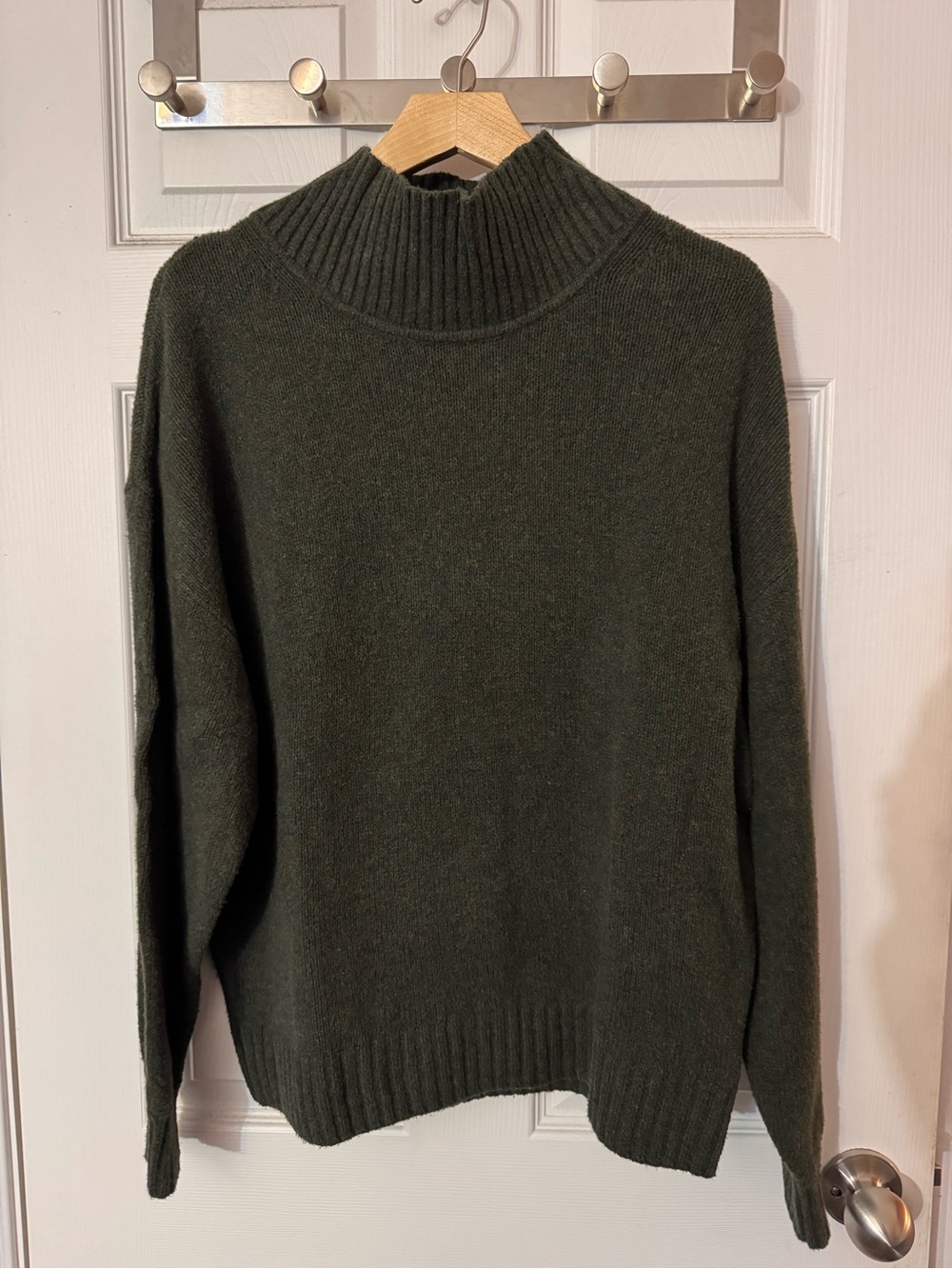 GAP Women’s Green Mockneck Cashsoft Sweater